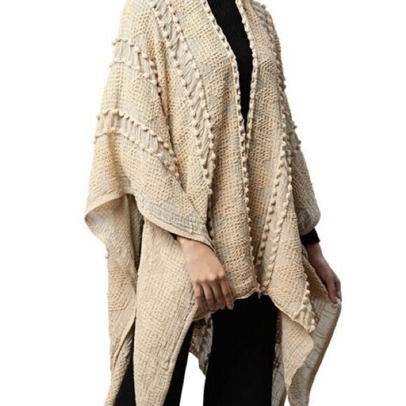 NWT Pretty Persuasions luxurious cream pompom kimono cape wrap One Size - Picture 3 of 8